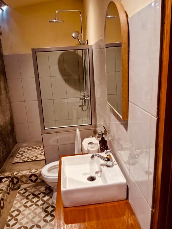 Koupelna v ubytování Waroeng Senaru cottage