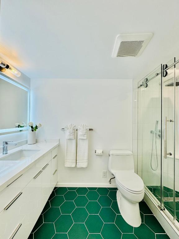 Panoramic Oceanview Resort - Full Kitchen in Each Unit, 2 Swimming Pools, Onsite Restaurants, Fireworks Every Friday photo
