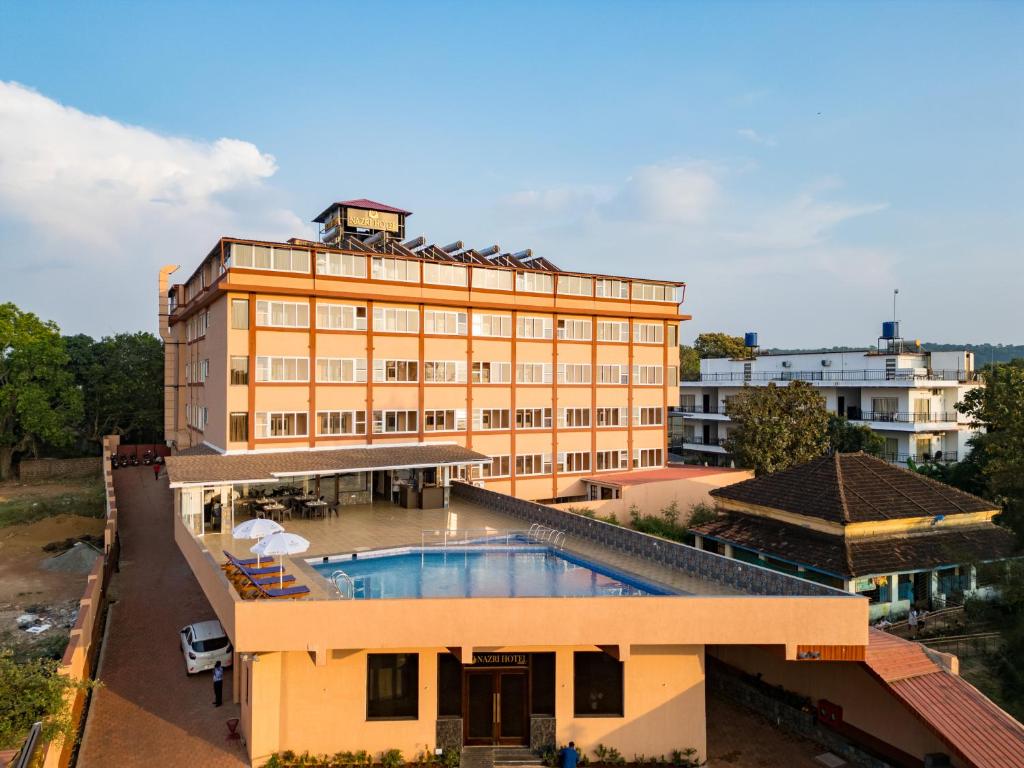 Bazén v ubytování Nazri Hotel - Near Arambol Beach nebo v jeho okolí