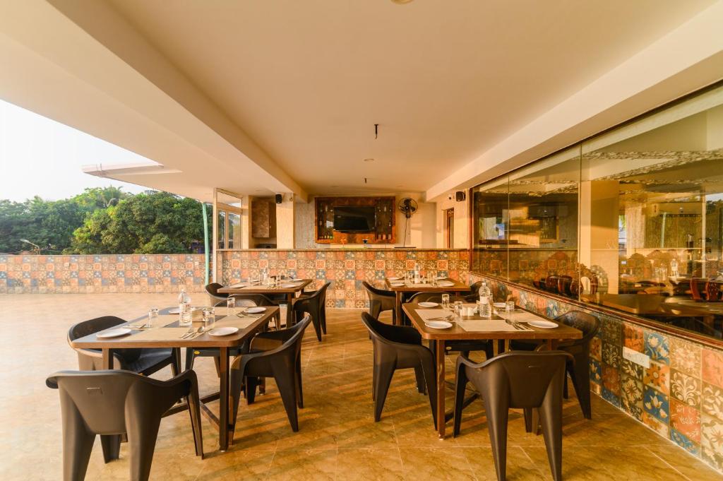 Restaurace v ubytování Nazri Hotel - Near Arambol Beach
