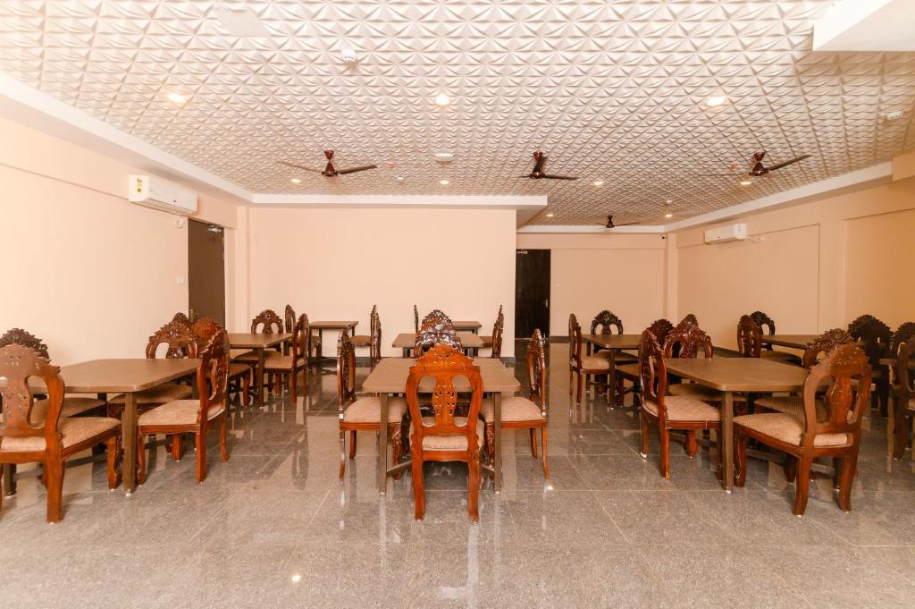Restaurace v ubytování Nazri Hotel - Near Arambol Beach