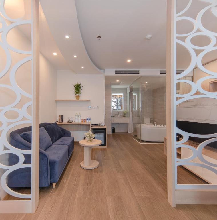 Khu vực ghế ngồi tại Lucky Sun Hotel Nha Trang Beach