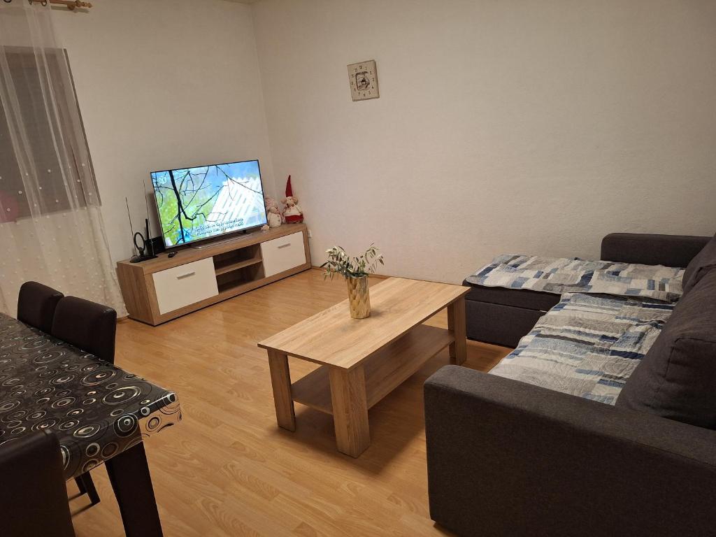 Telewizja i/lub zestaw kina domowego w obiekcie Kuća za odmor Mira
