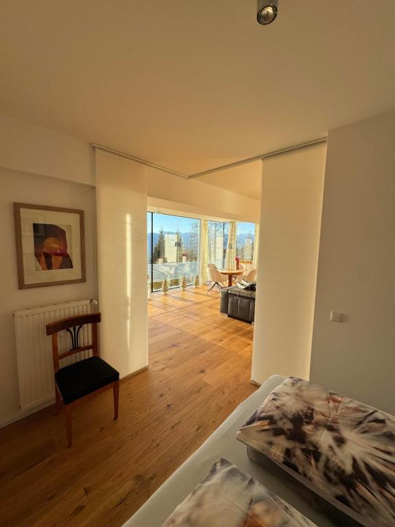 Postel nebo postele na pokoji v ubytování Weisse Villa am Millstätter See