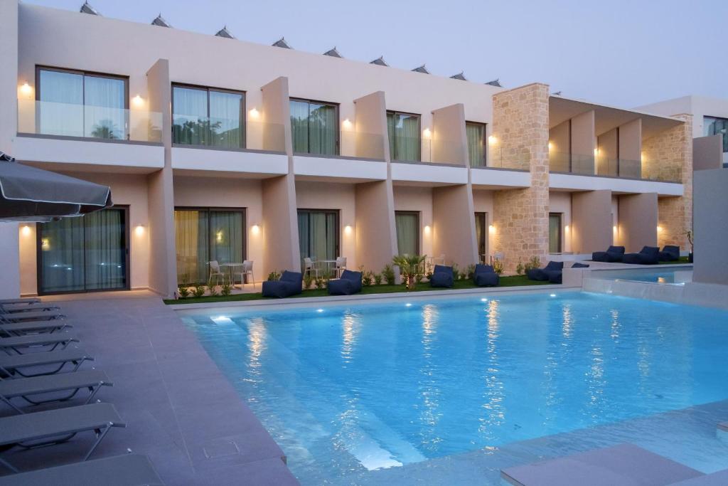 Bazén v ubytování Phos Hotel Adults Only nebo v jeho okolí