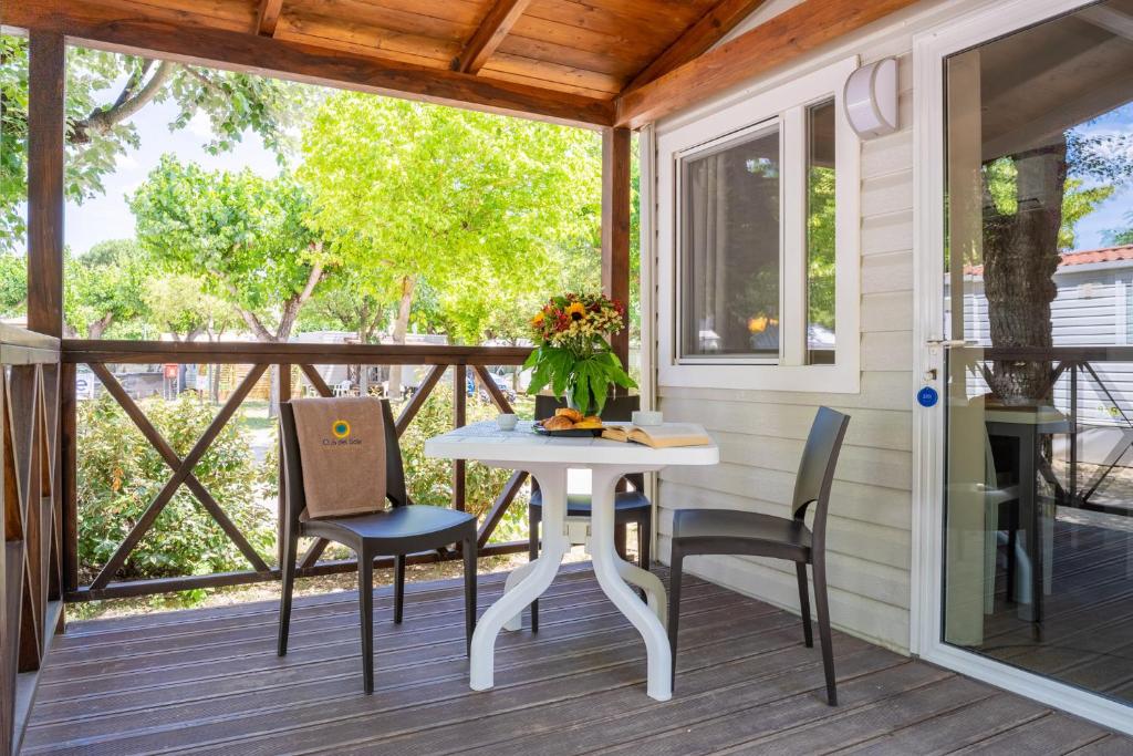 Balkón nebo terasa v ubytování Club del Sole Adriatico Cervia Easy Camping Village