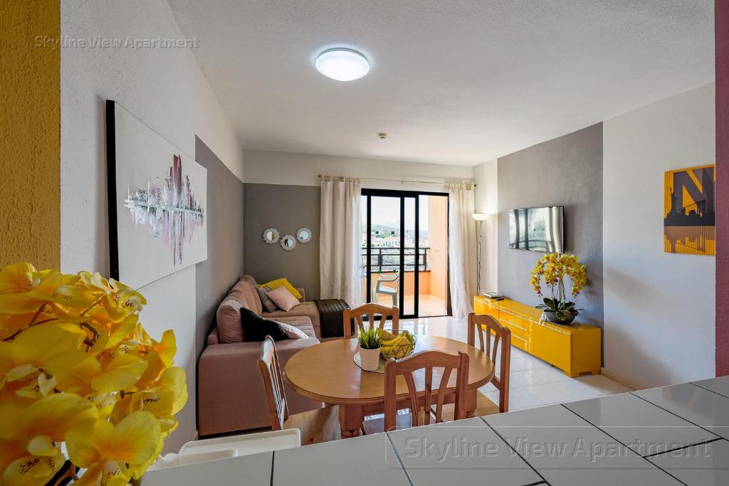Posezení v ubytování Skyline View Apartment - FREE PRIVATE Parking Including & Guest BONUS