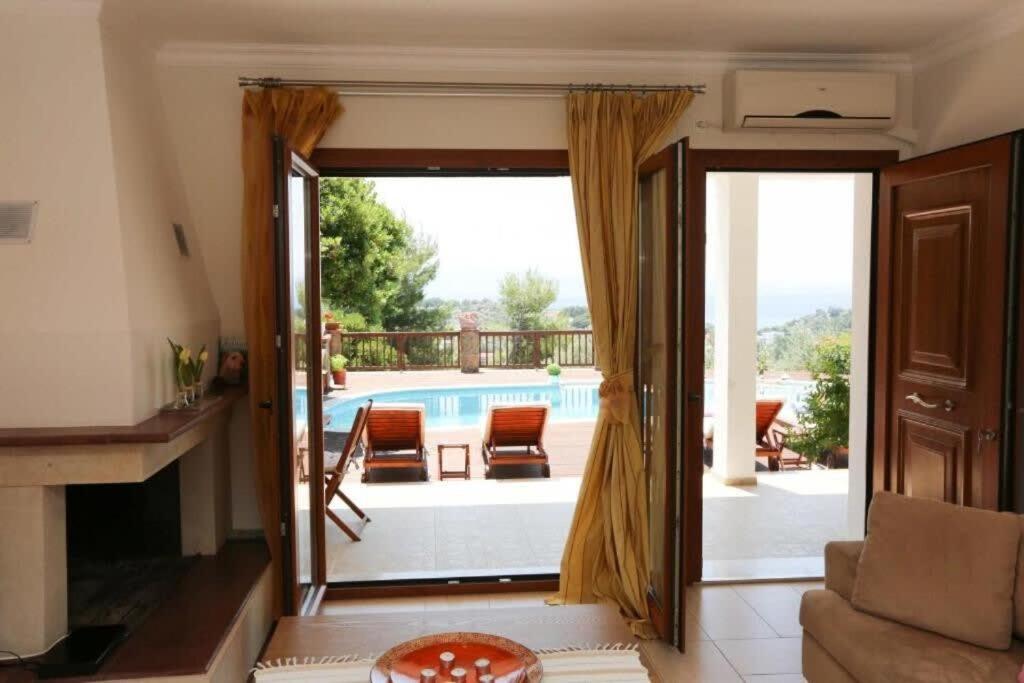 Posezení v ubytování Dreamy Villa Jasmine in Skiathos with Your Exclusive Private Pool