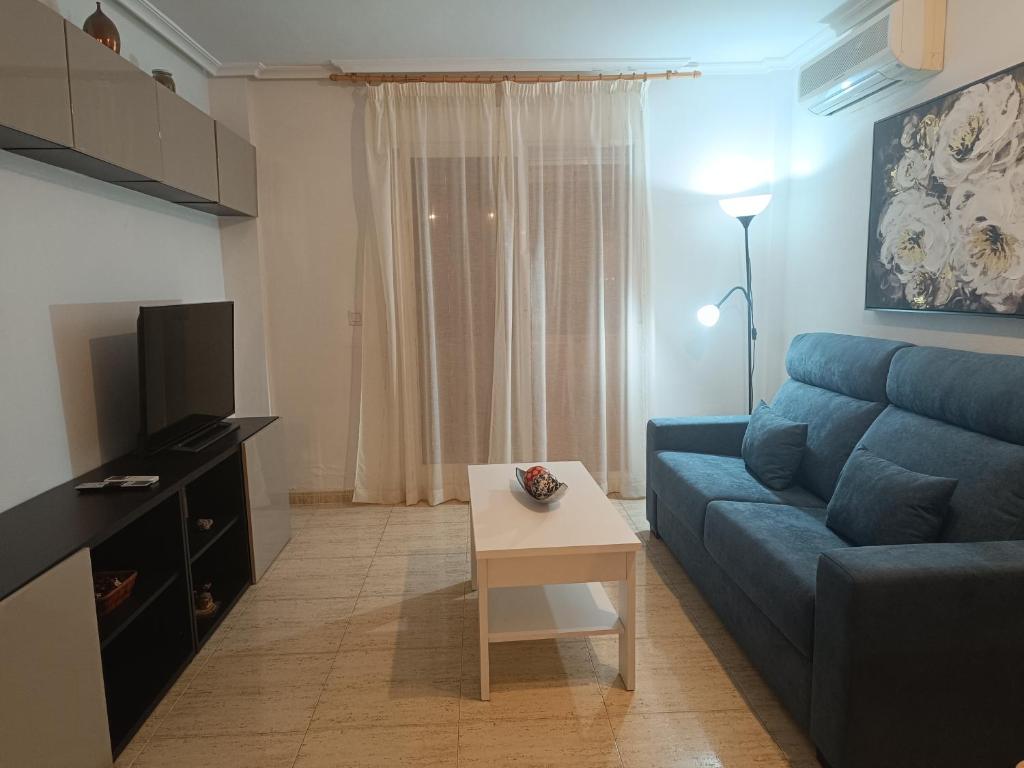 Część wypoczynkowa w obiekcie Bahía de Vera Apartamento Alejandro