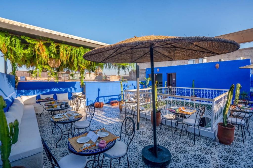 Balkón nebo terasa v ubytování Riad Les Dunes And SPA