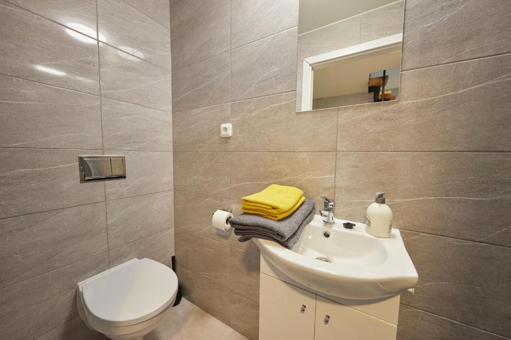 Block 96 Apartments - 2