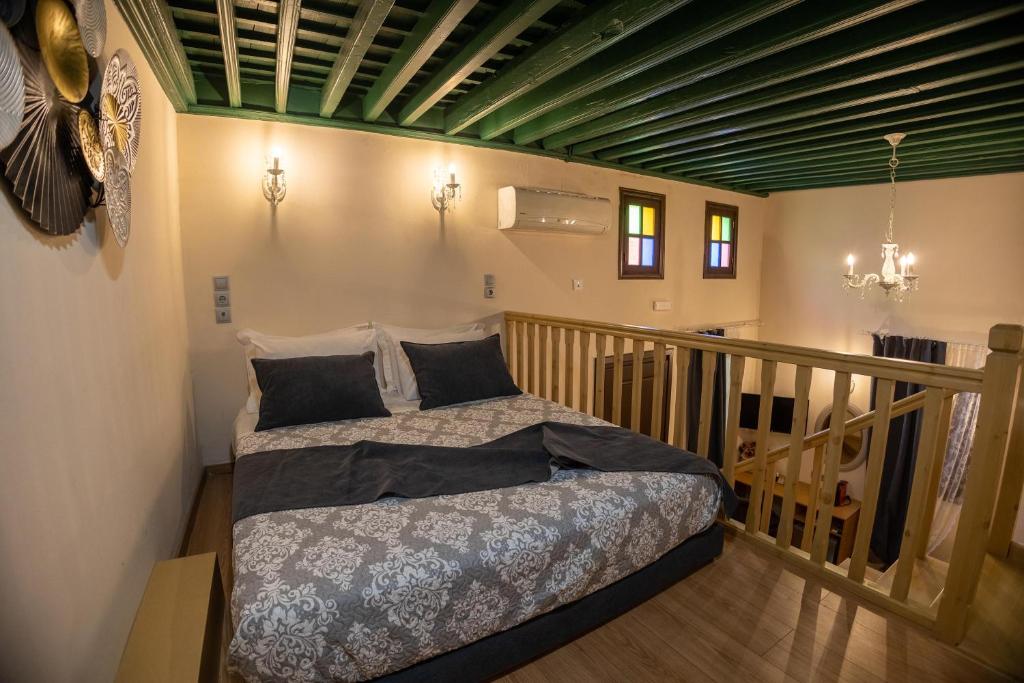 Postel nebo postele na pokoji v ubytování April Medieval Hotel