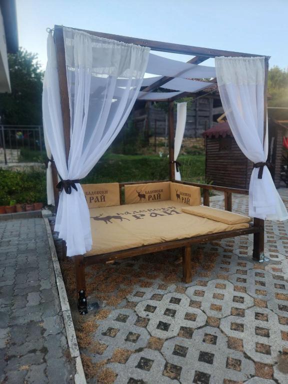Fotografie z fotogalerie ubytování Бадевски рай-къща Вяра v destinaci Badevtsi