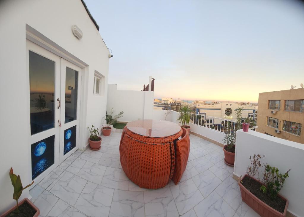 Balkón nebo terasa v ubytování White Roof - Hurghada