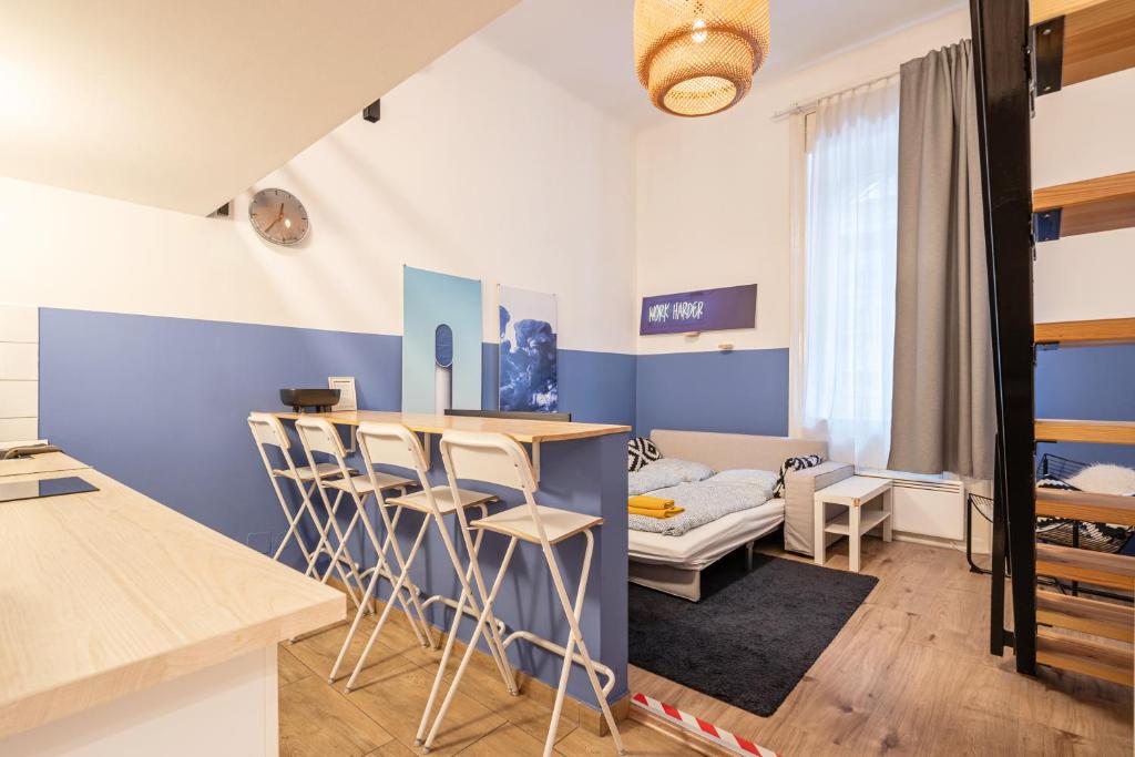 Posteľ alebo postele v izbe v ubytovaní Cosy Studio In Central Party District W41 Blue