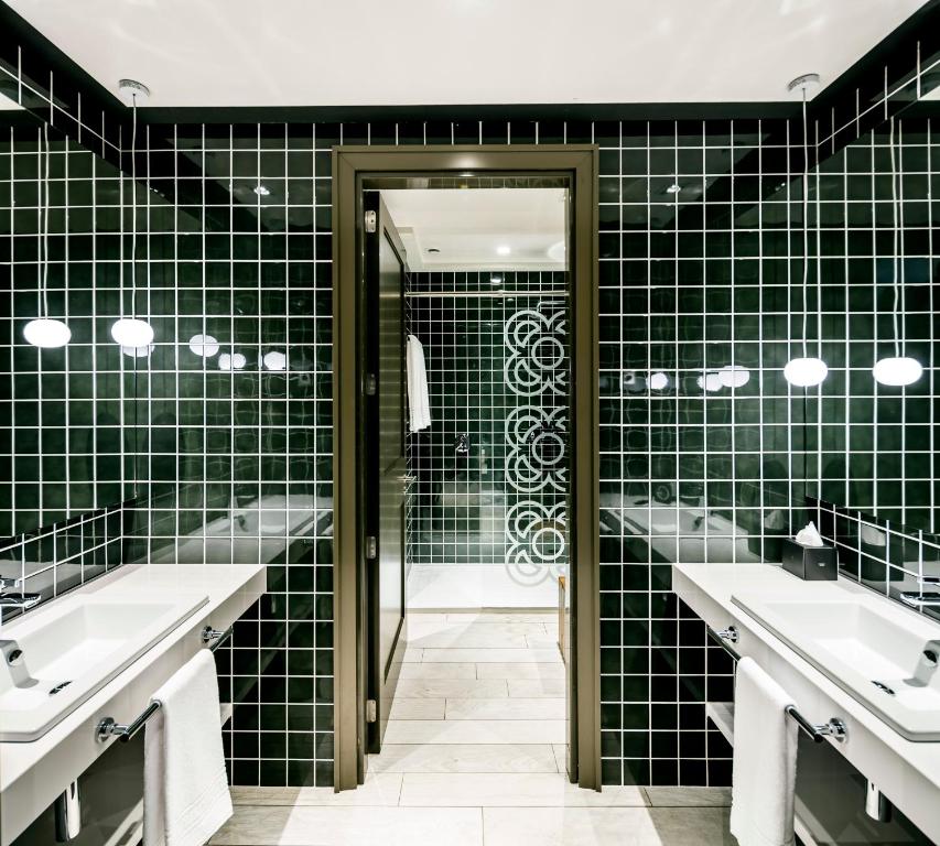 Midtown Apartments - 19