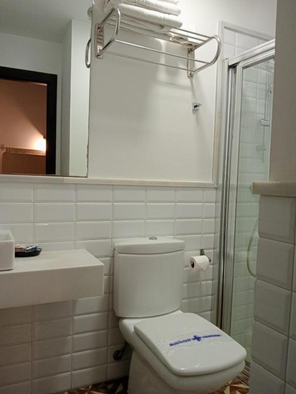 A bathroom at HOTEL BOUTIQUE ALMA ANDALUSí