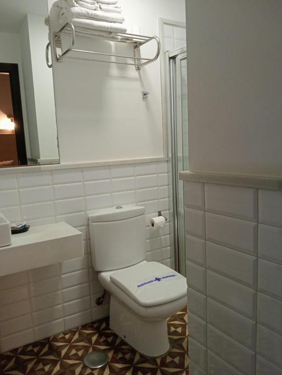 A bathroom at HOTEL BOUTIQUE ALMA ANDALUSí