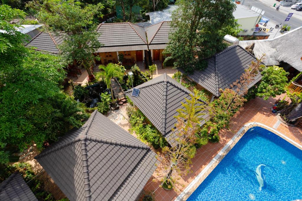 an aerial view of a house with a swimming pool at Duy Ngoc Resort Phu Quoc in Phu Quoc