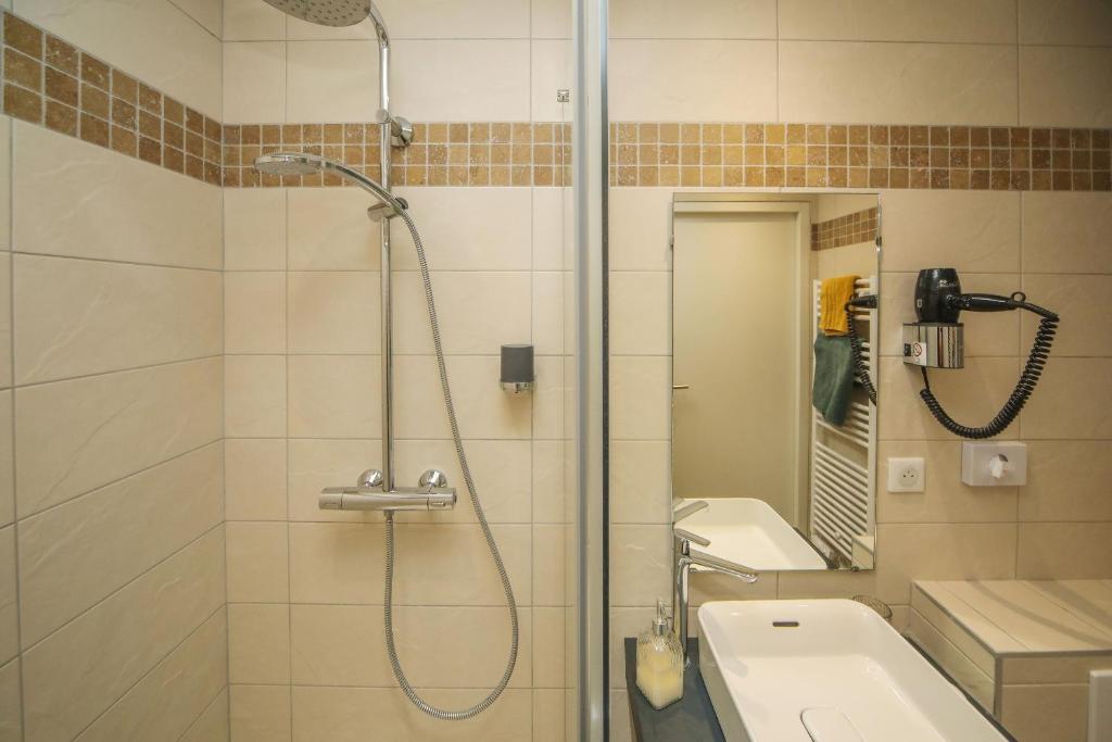 Koupelna v ubytování Hotel O Chiroulet