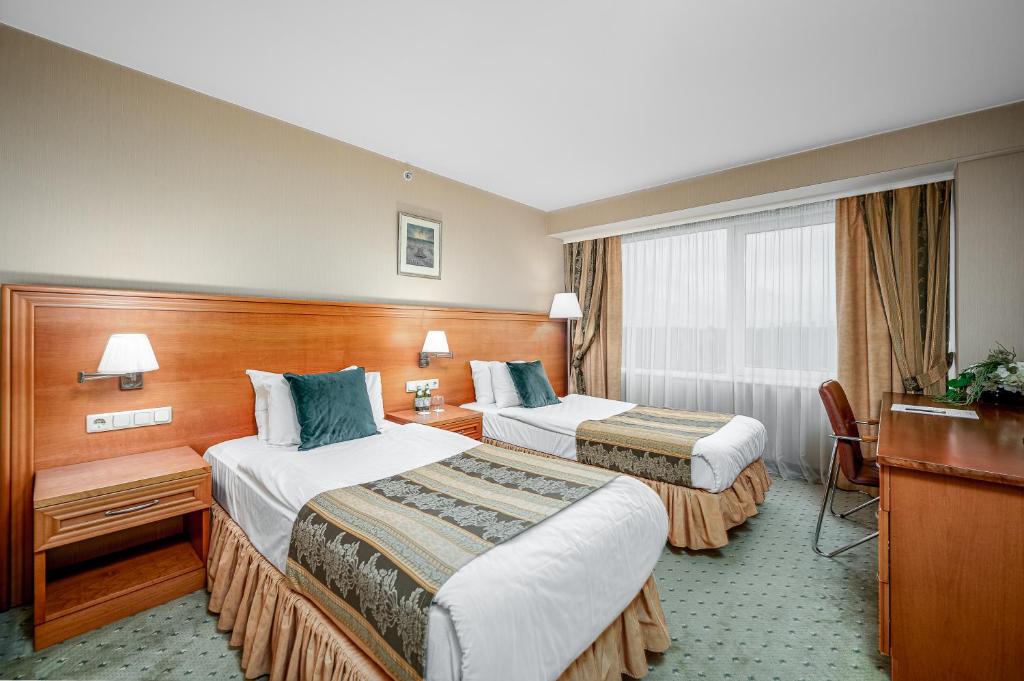 VILNIUS PARK PLAZA HOTEL, Restaurant & Terrace, Panorama Bar, Conference & Banquet Center - 标准双床或双人间