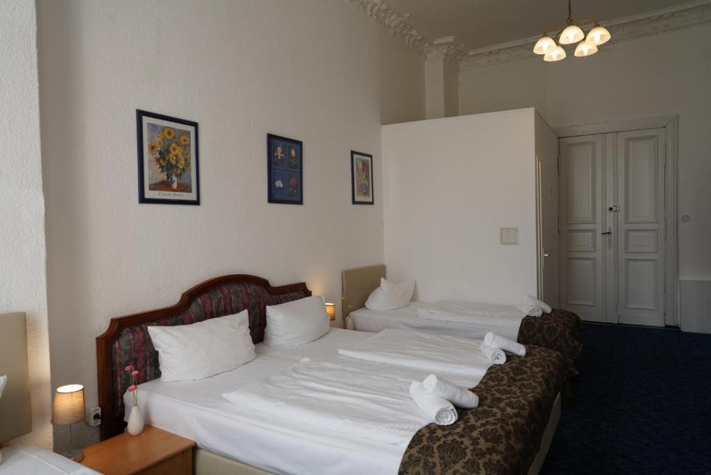 City Pension Berlin - Quadruple Room