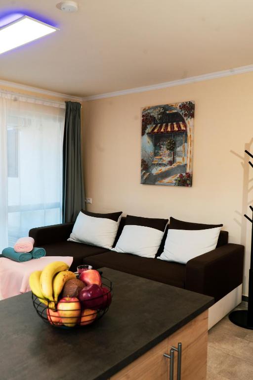 Nyugágy Apartman的休息区