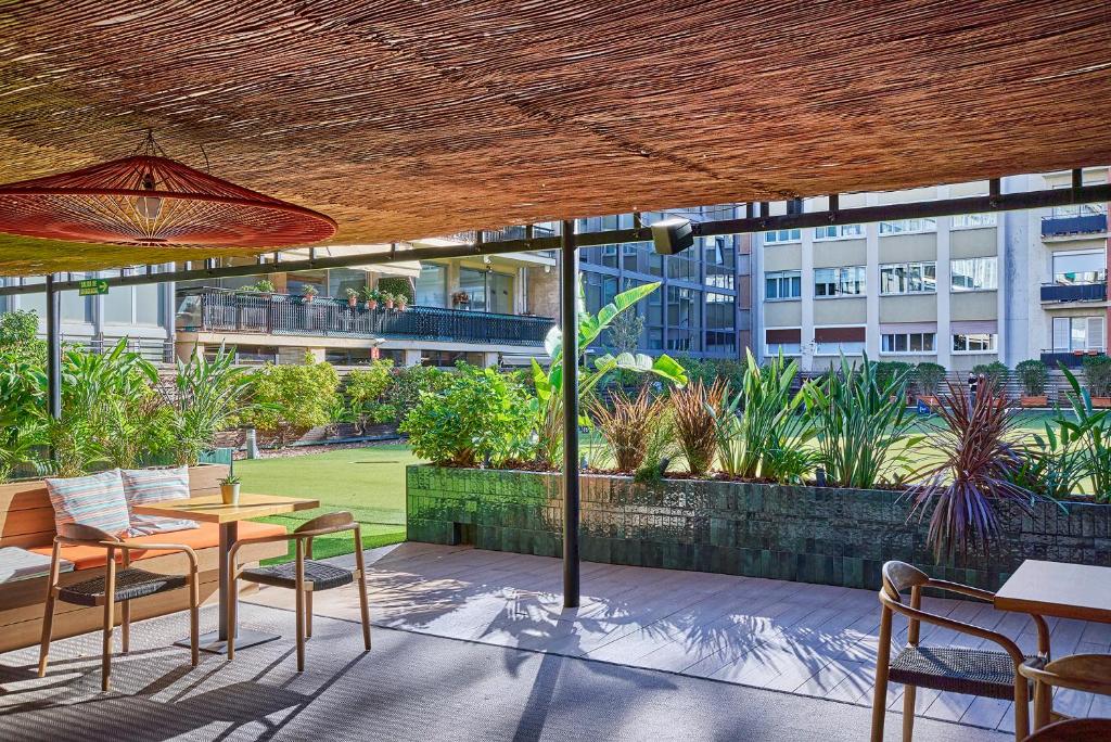 The Moods Oasis - Resim 6