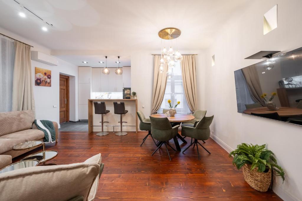 TV/trung tâm giải trí tại Soleil - shine of the old town, parking & sauna