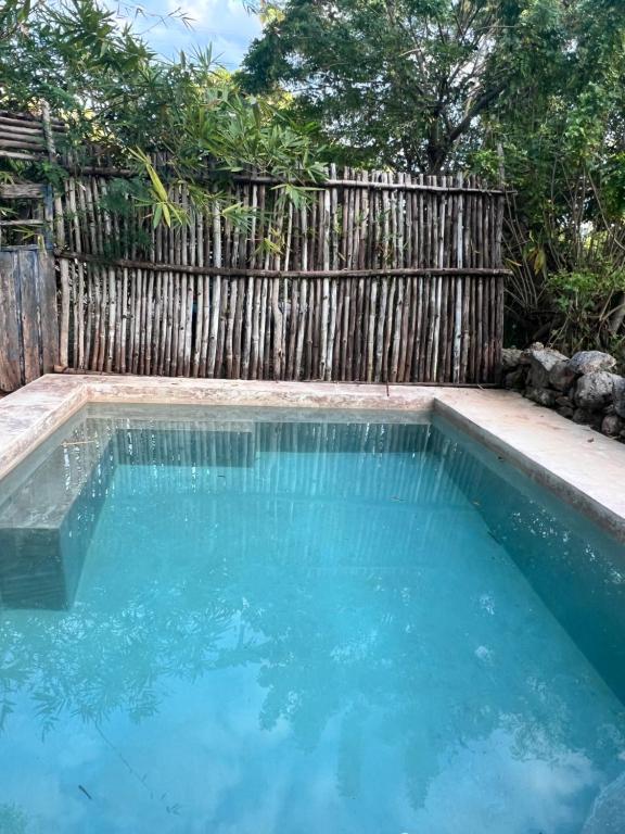 Bazén v ubytování Casa Ake nebo v jeho okolí