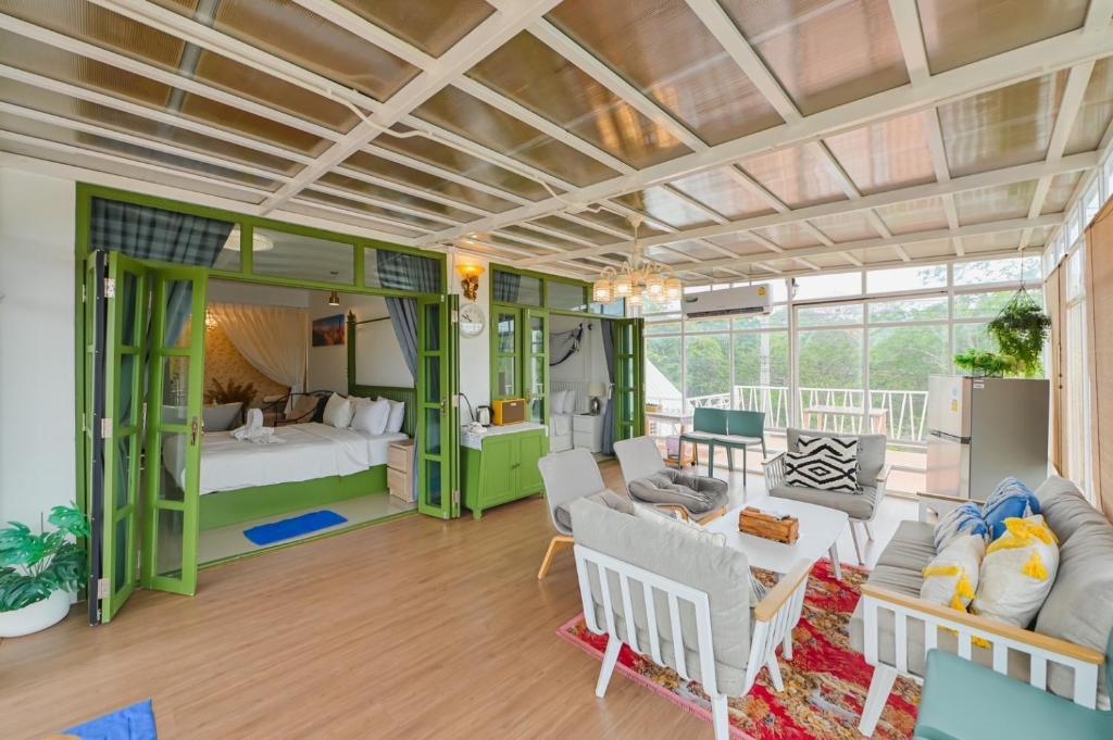 Posezení v ubytování Virawan home villa ที่พักเกาะล้าน