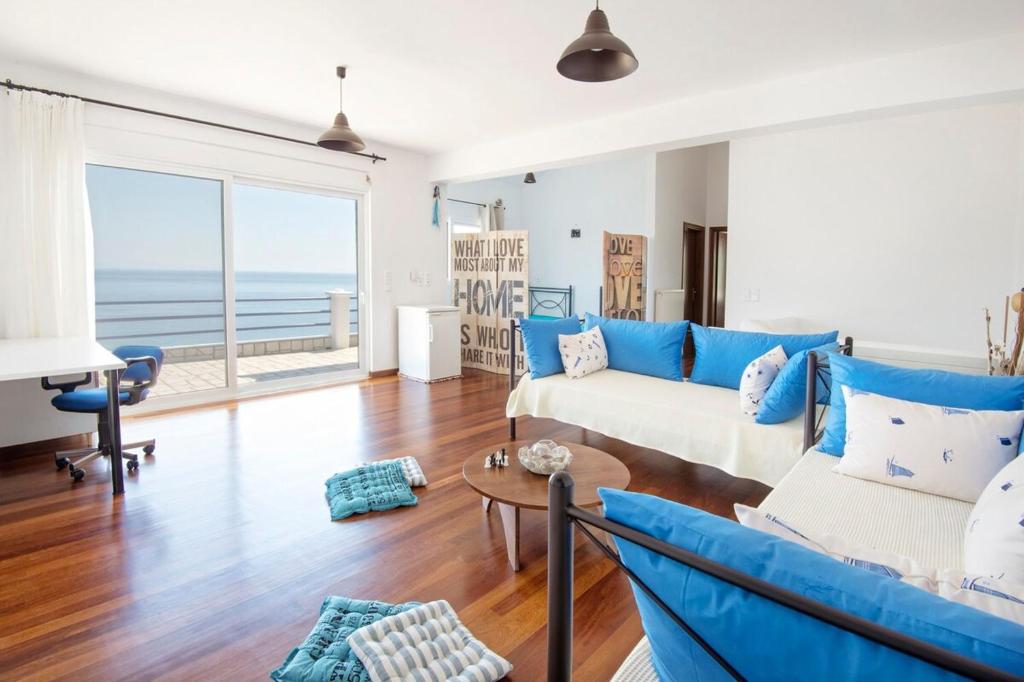 Posezení v ubytování Blue Dream Seaside Villa with superb sea views