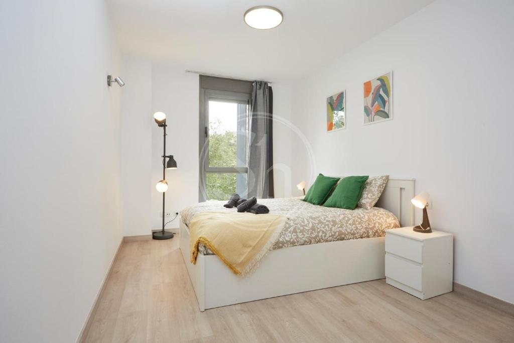 Bright Barcelona Apartment Near Glòries