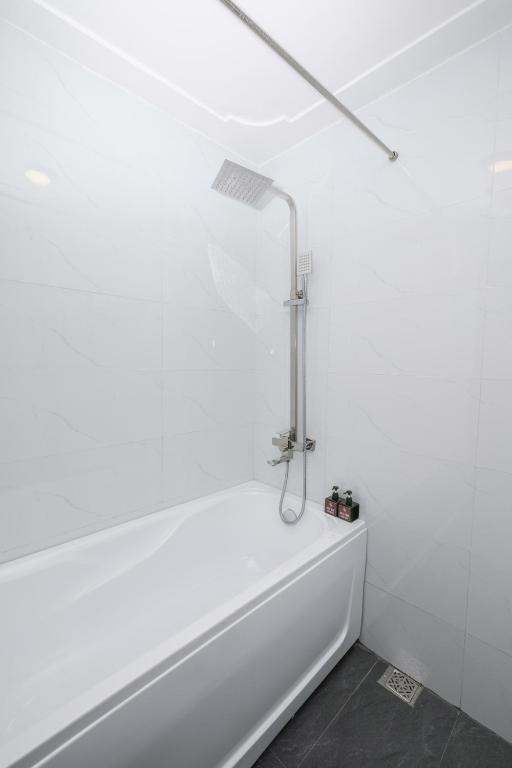 Koupelna v ubytování Jade Hotel