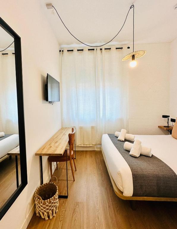 Autentic Boutique Moncloa - Resim 20