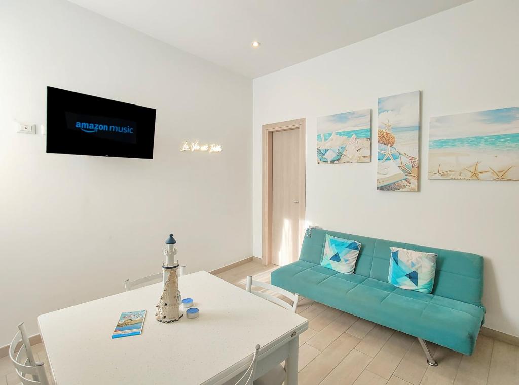 Μια τηλεόραση ή/και κέντρο ψυχαγωγίας στο La Vie est Belle