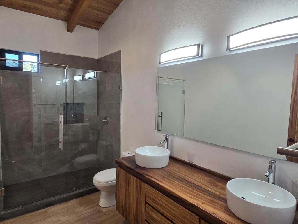 Bilik mandi di Los saucos retreat