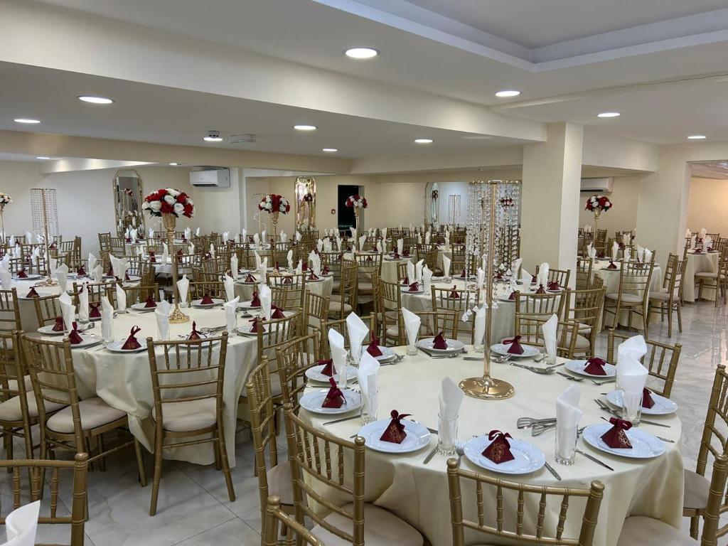 Restaurace v ubytování Zaheer's Hotel
