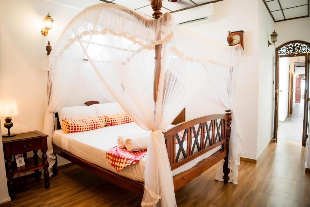 Dutch Wall Fort - 18