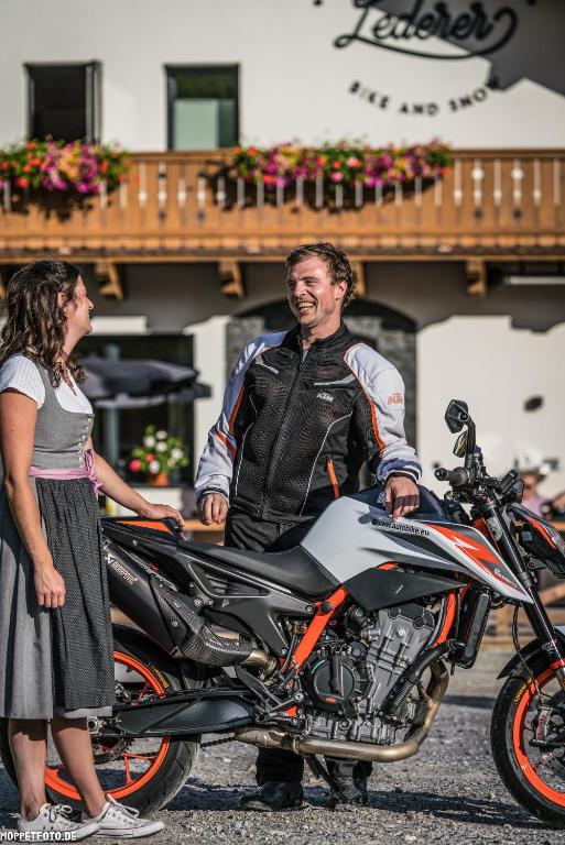Επισκέπτες που μένουν στο Hotel-Restaurant Bike&Snow Lederer