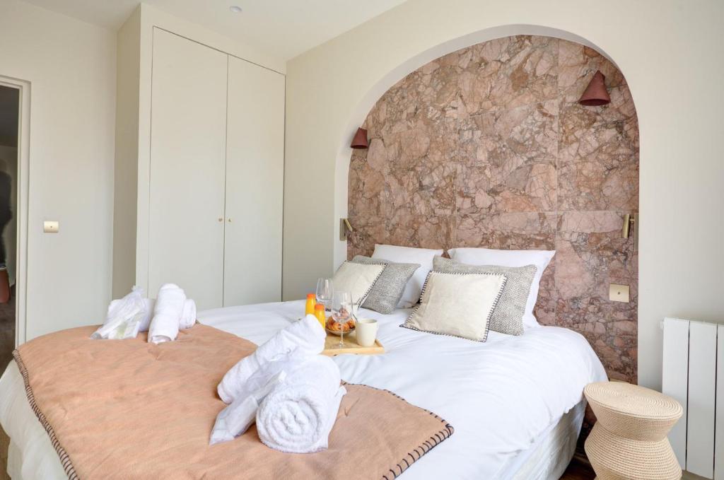 Postel nebo postele na pokoji v ubytování 201 Suite Anne - Superbe appartement