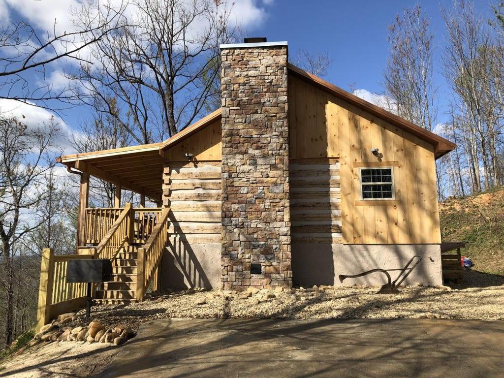 Honeymoon Hideaway - Housity