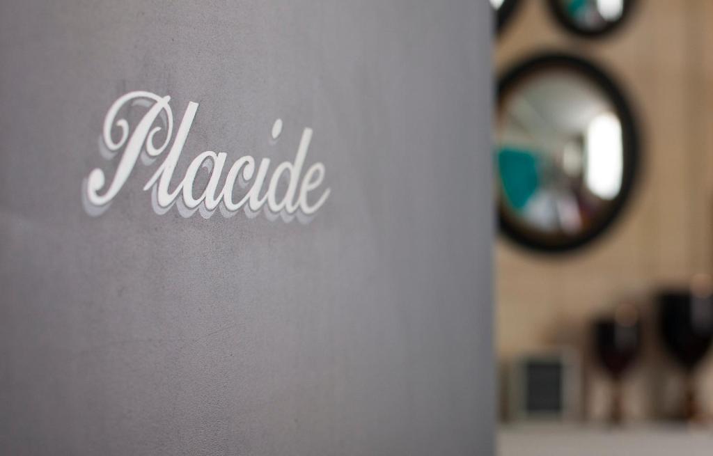 Une Chambre Chez Dupont - 10