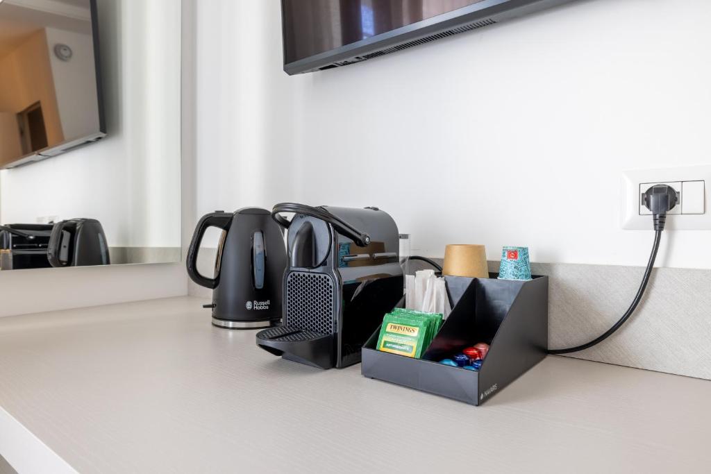 Hezio Guest House - 9