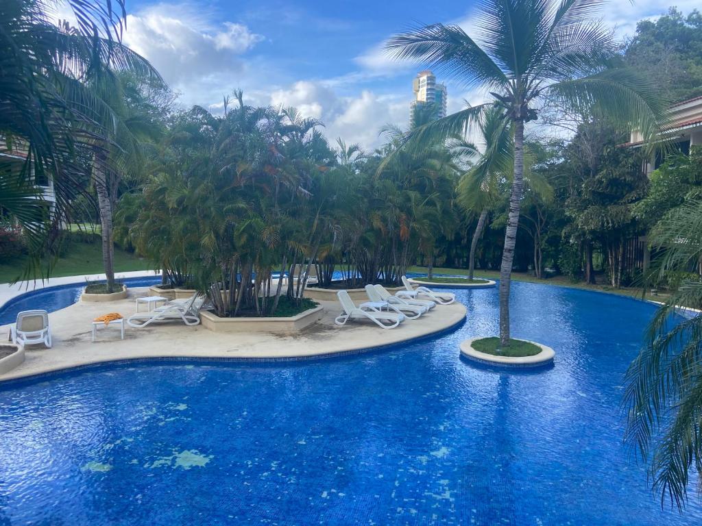 Bazén v ubytování Cacao Suite in Coronado Luxury Club Golf & Beach nebo v jeho okolí