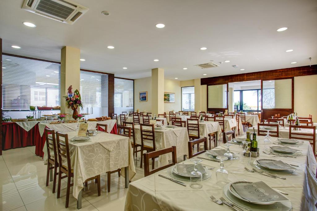 Restaurace v ubytování Hotel Deanna