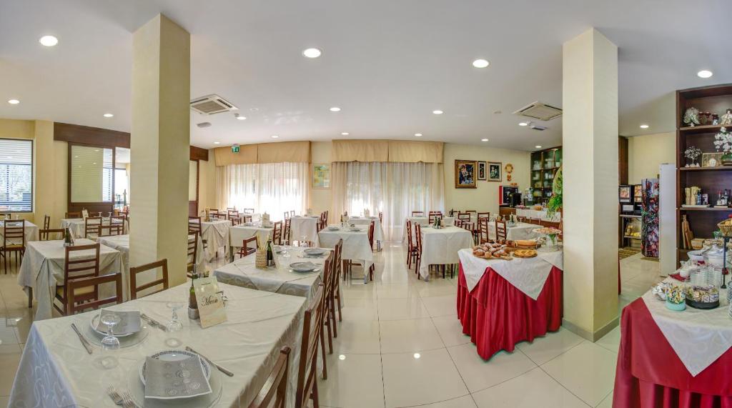 Restaurace v ubytování Hotel Deanna