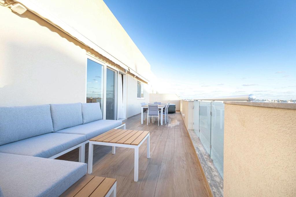 View of Luxurious & Spacious 2BD Penthouse with Large Terrace & Jacuzzi at The ...