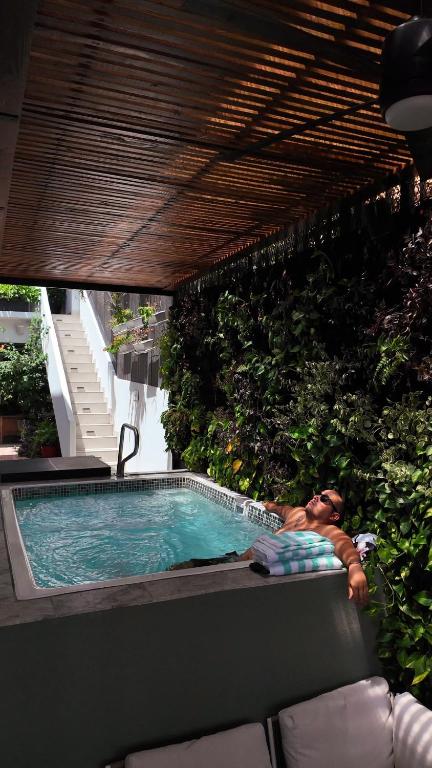 Bazén v ubytování Patio Elba Boutique Hotel nebo v jeho okolí