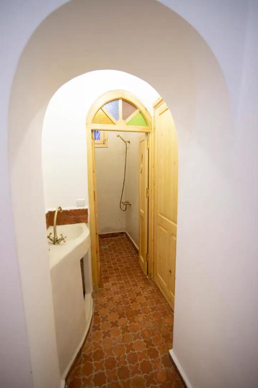 Un baño de Dar YAMINA SUIKA